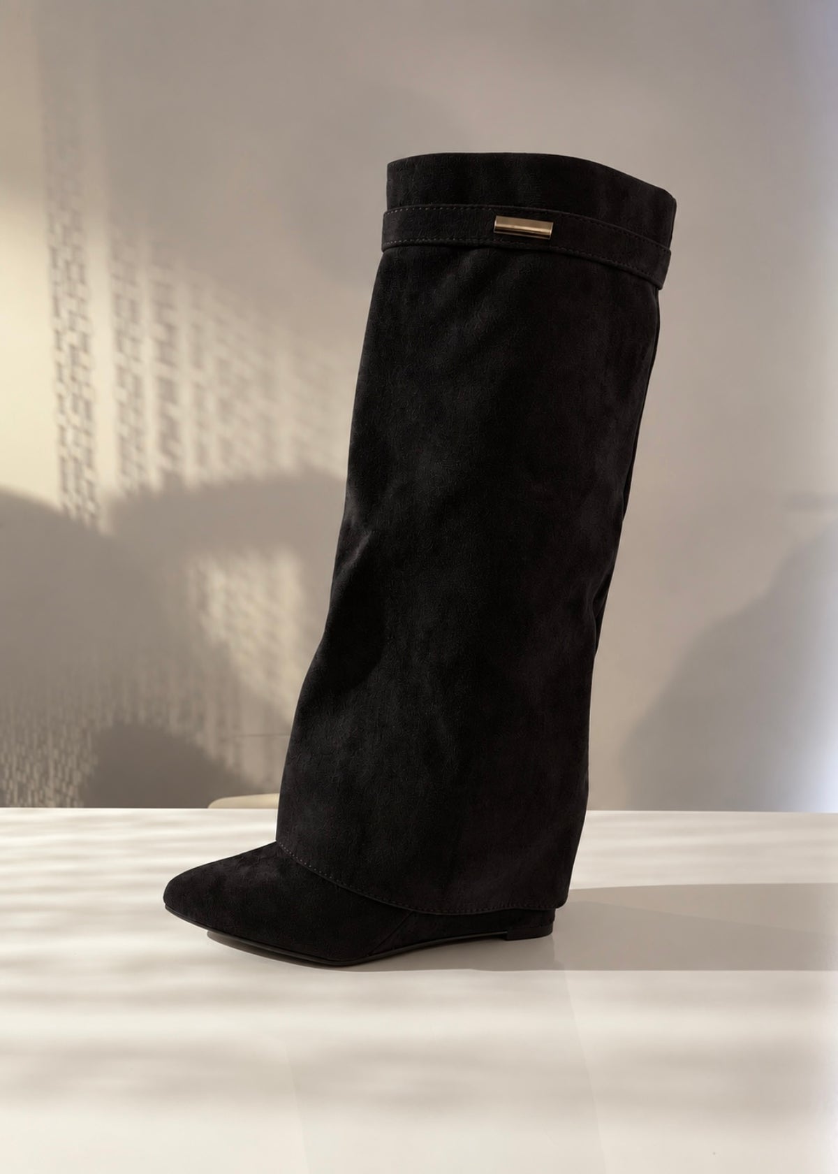 BLACK BOOTS MIT PLATEAU