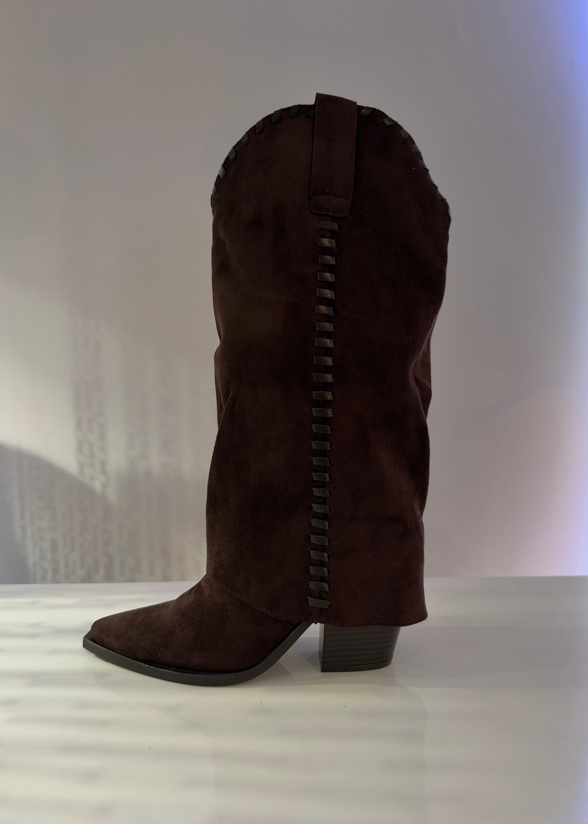 BROWN WESTERN BOOTS